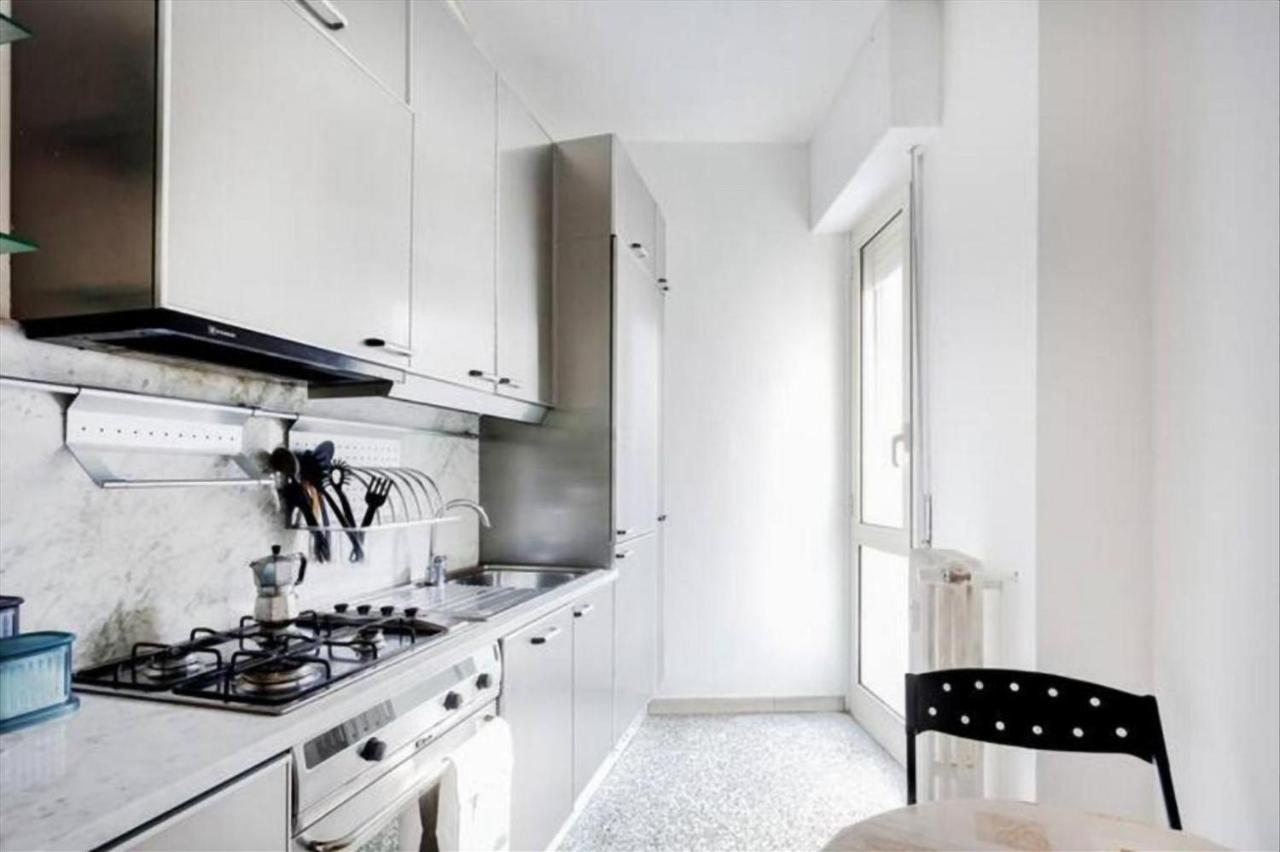 Porta Romana Comfortable Flat Con Balcone Milan Bagian luar foto